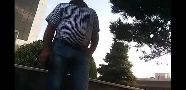  Outdoor old Man MASTURBATION